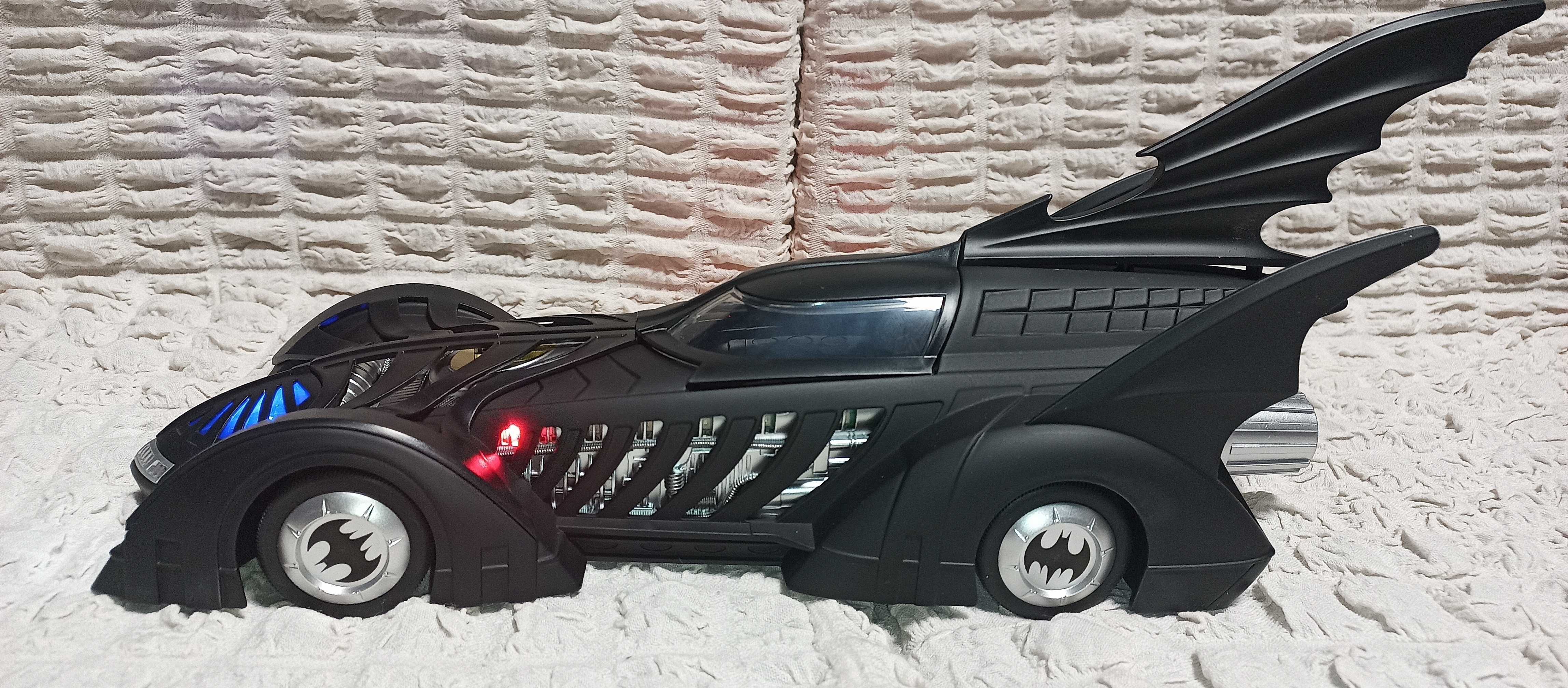 Метална кола Batmobile - мащаб 1:18