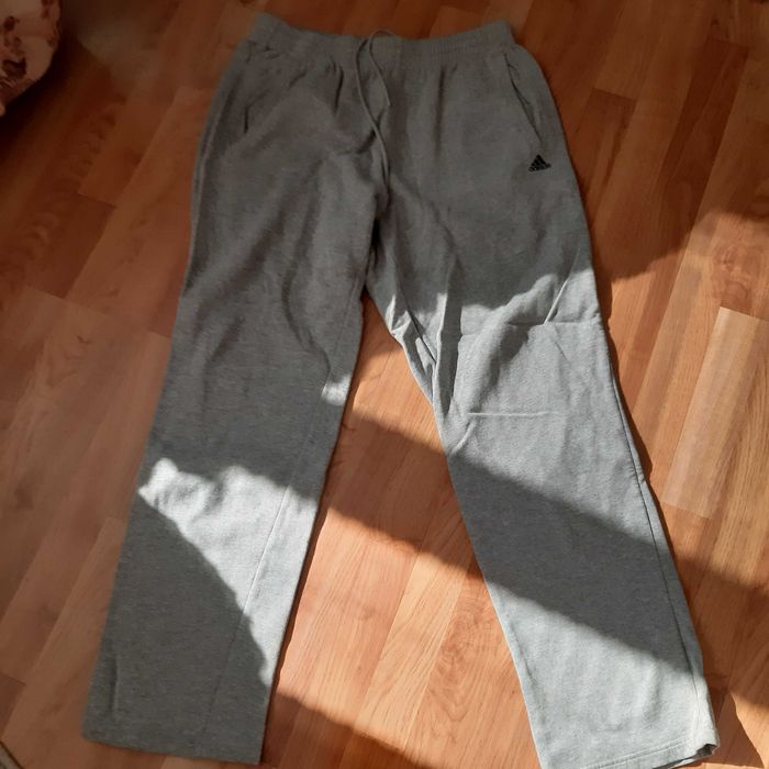 Сиво долнище adidas
