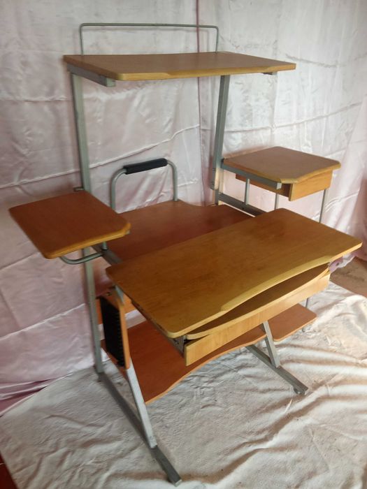 Стол компьютерный