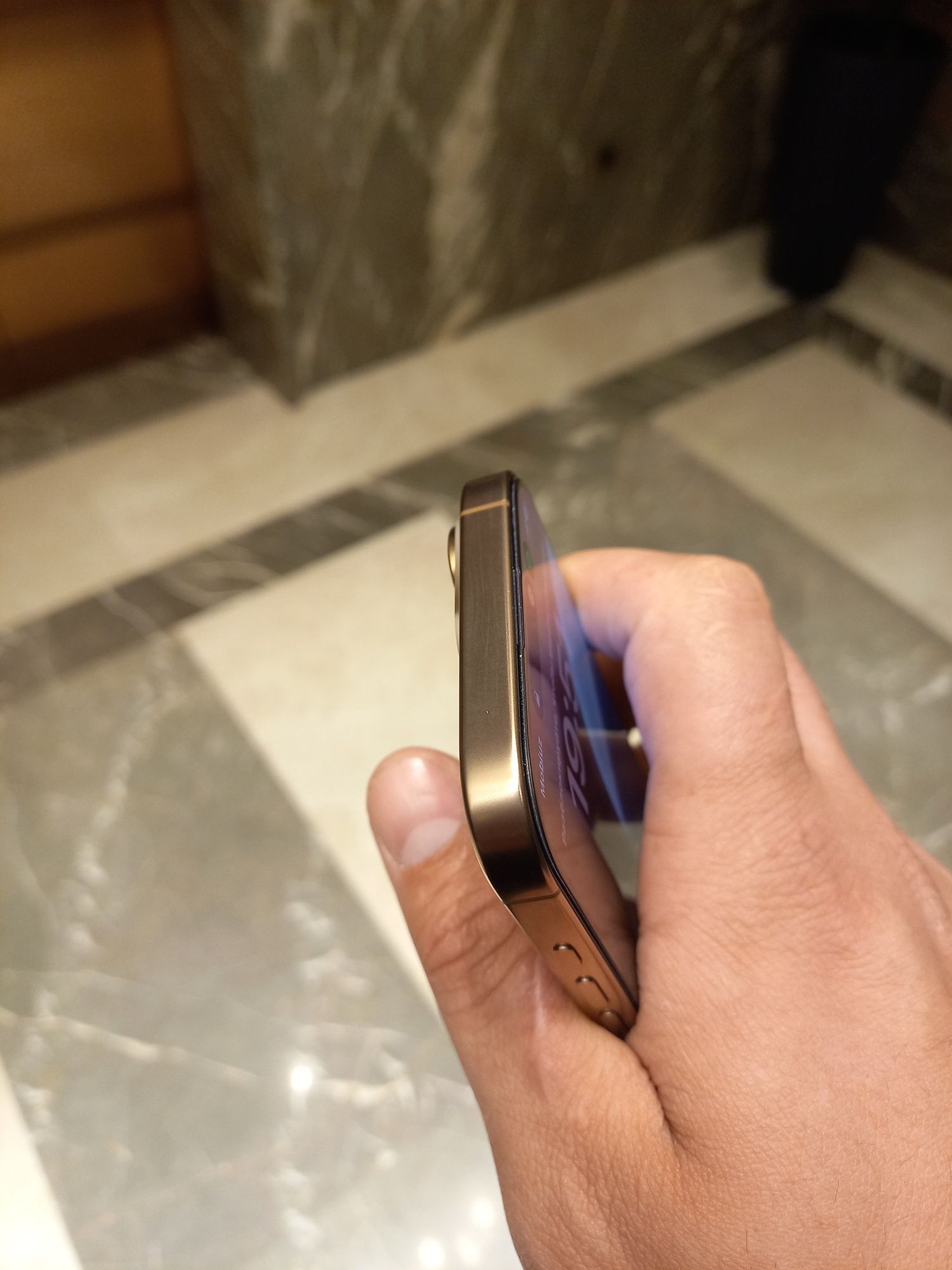 Iphone 16 pro Desert 100%
