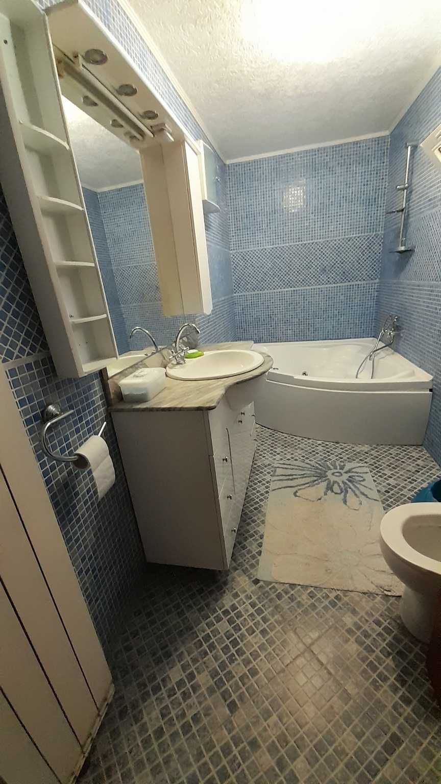 Casa spatioasa cu teren in com Voinesti DB