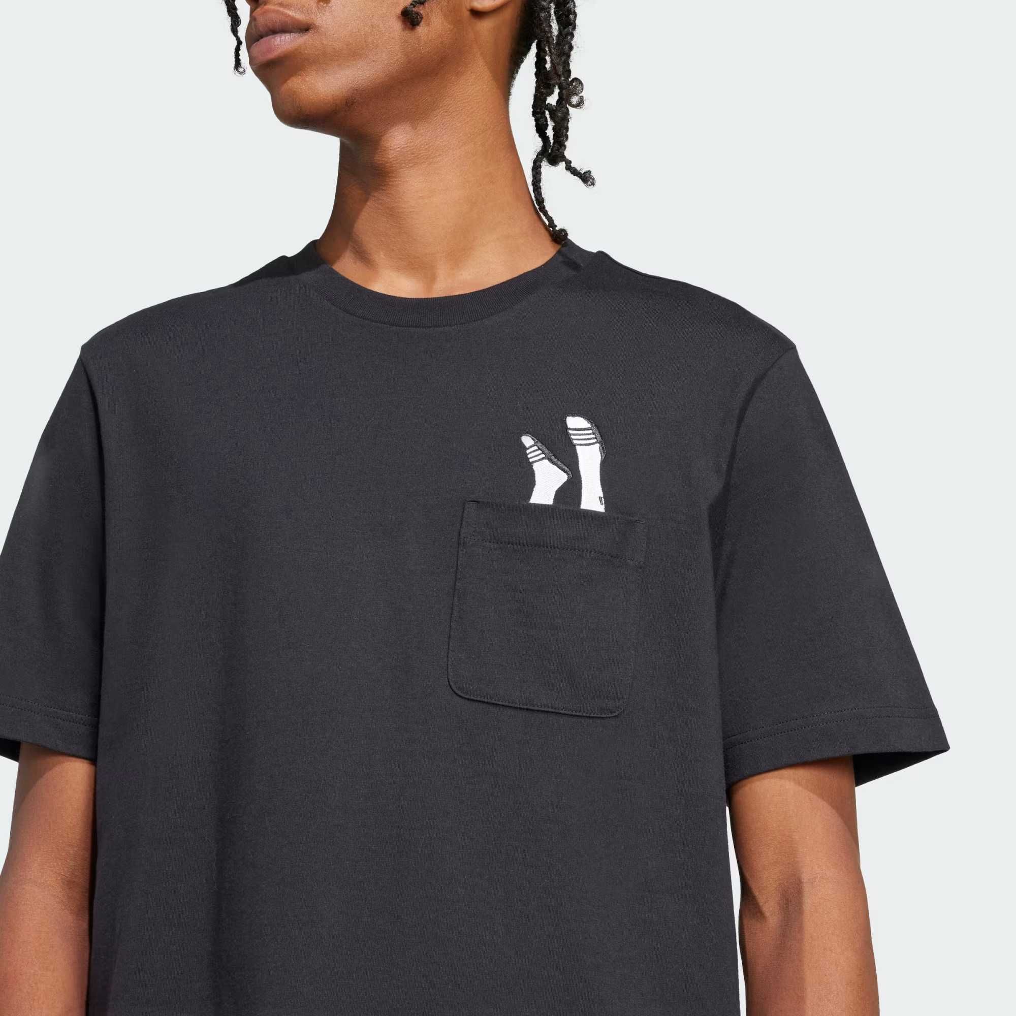 Новая оригинальная Unisex футболка Adidas. Размер: M