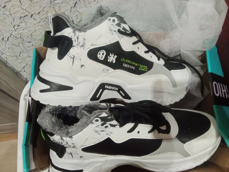 Мужские зимние кроссовки новые — 5500₸