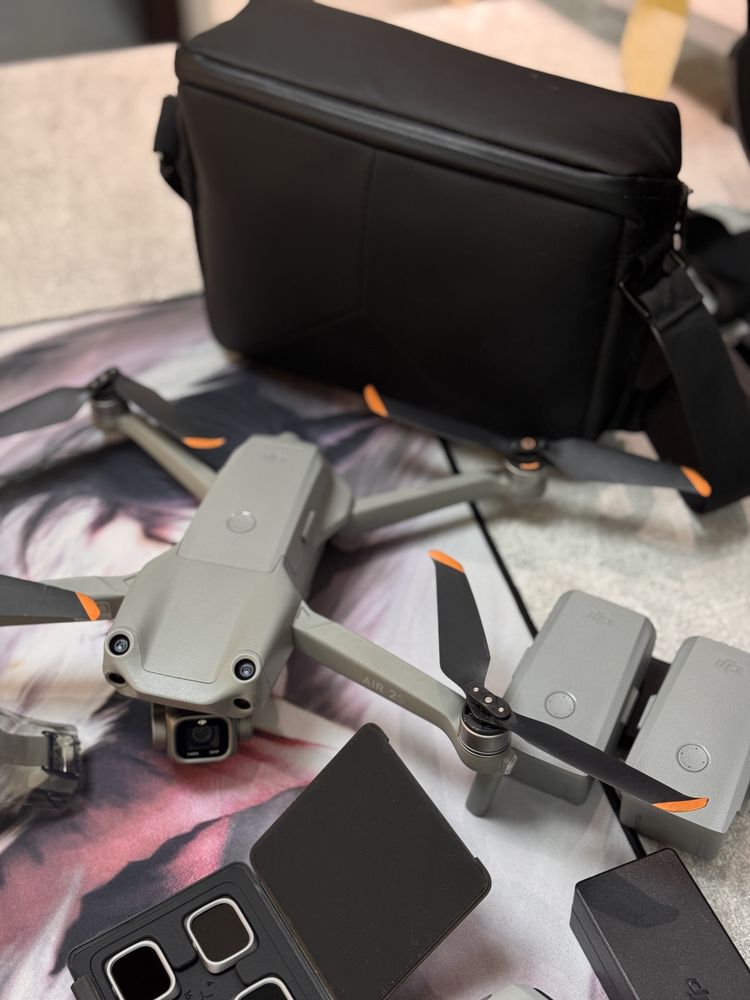 Дрон DJI Air 2S Fly More Combo серый