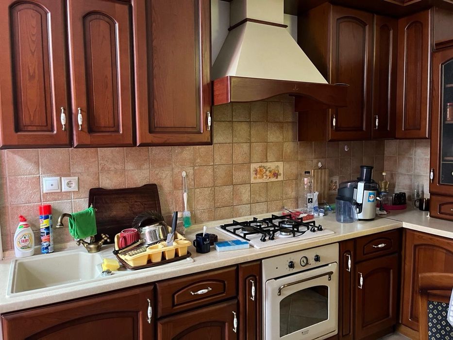 Închiriez apartament la vila