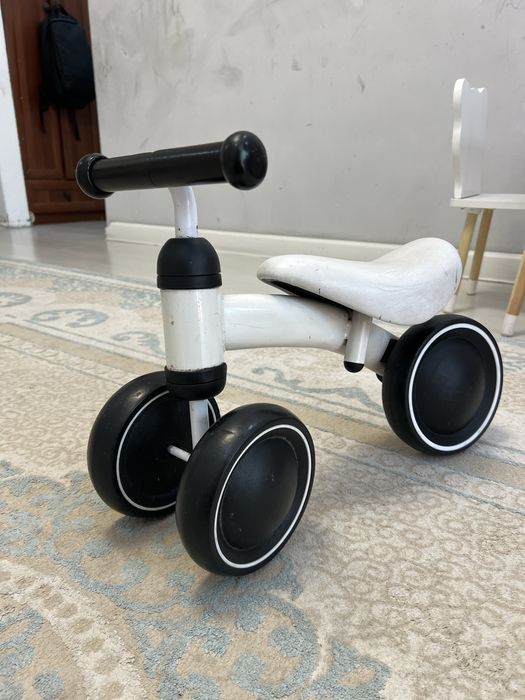 Баласировочный детский велосипед