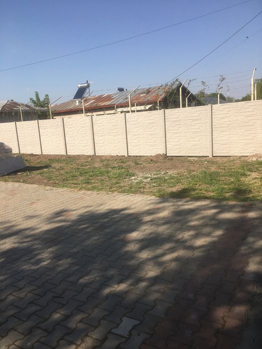 Vând placi gard beton 70lei bucata