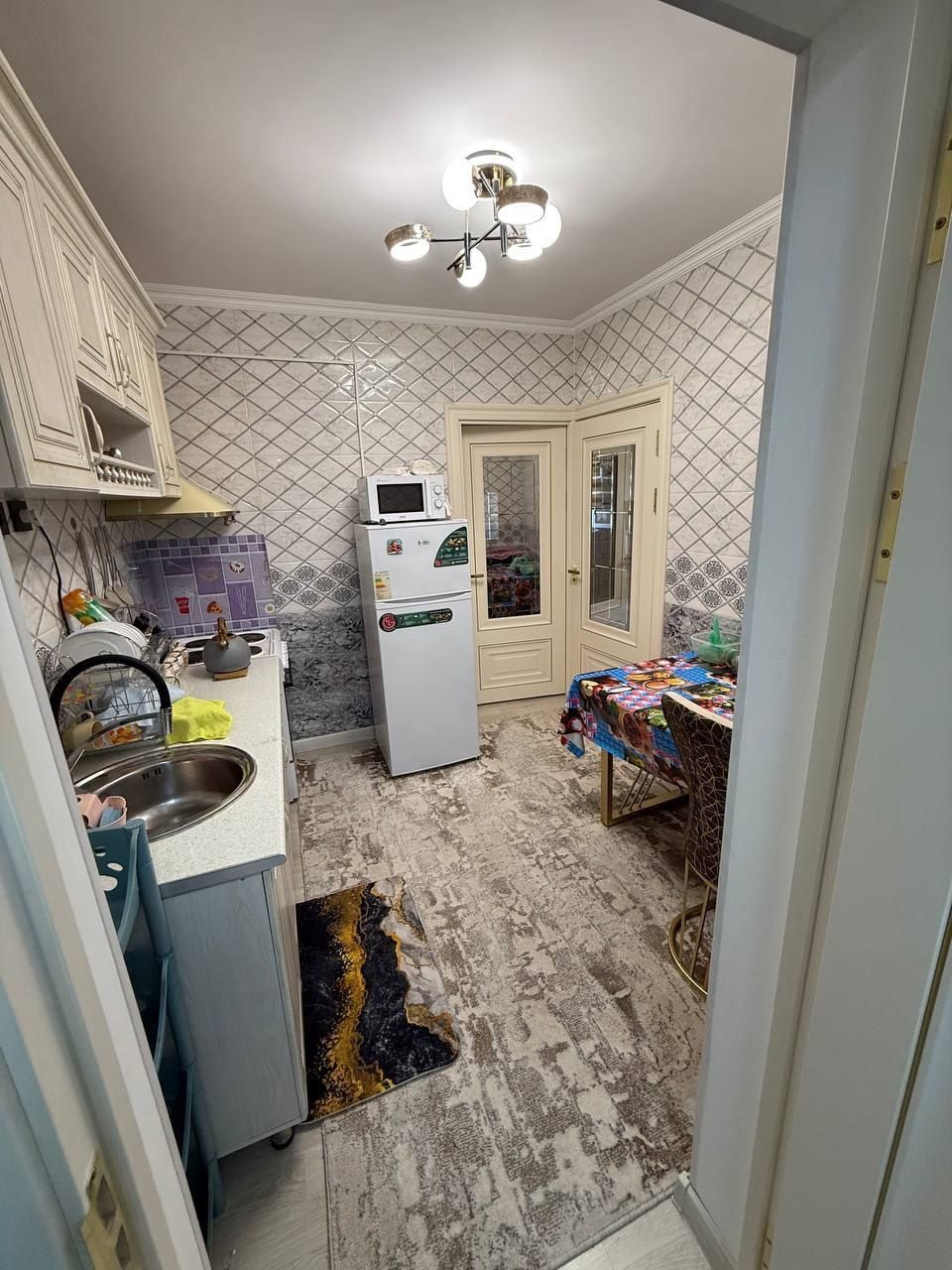 2/6/9. Сергели 4. Бывшее общежитие. Квартира 43 м². Метро 400 м!