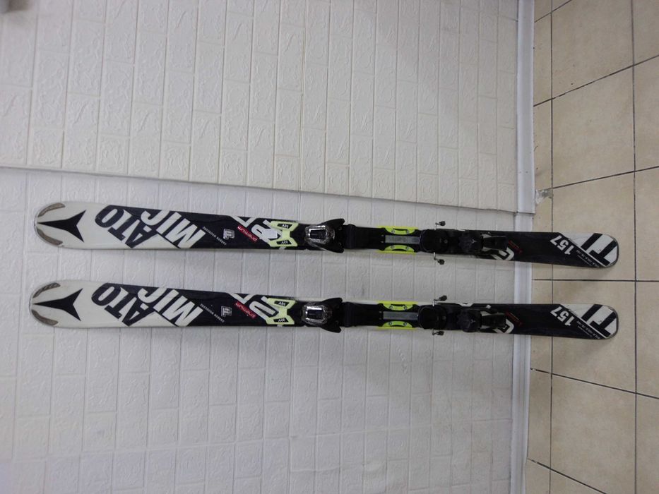 Не новые горные лыжи ATOMIC м-ль PREMIUM Titanium 157см+кр ATOMICXTO10