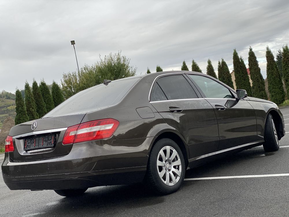 Vând Mercedes E-200 CDI