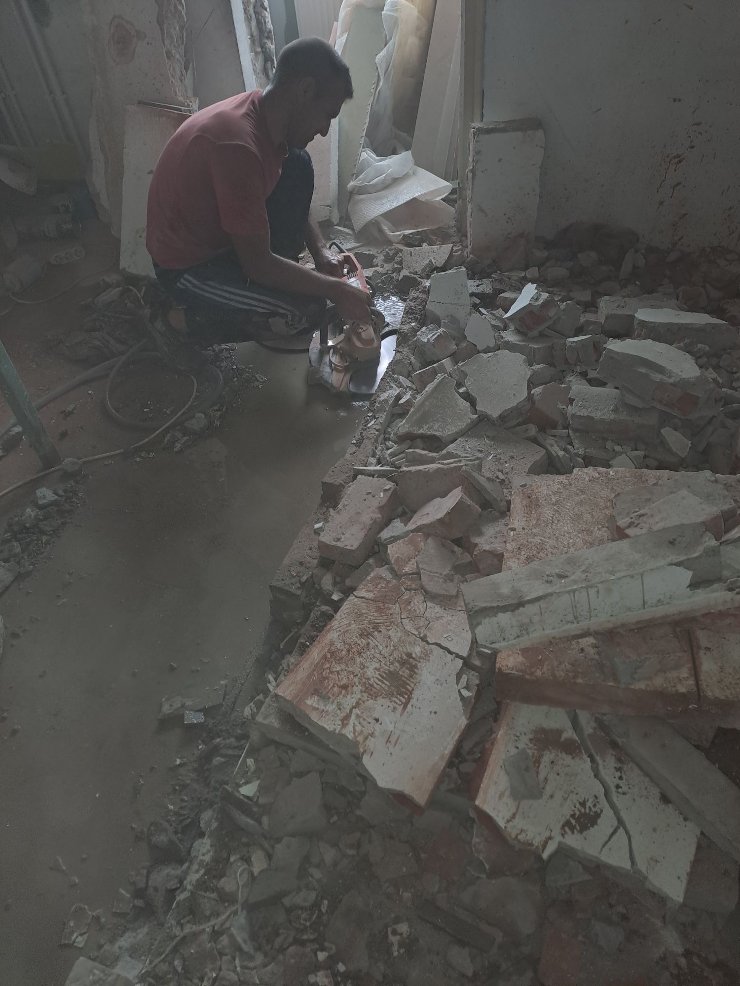 Decupaje Beton Armat/Decopertări/Demolări Industriale/Rapid.