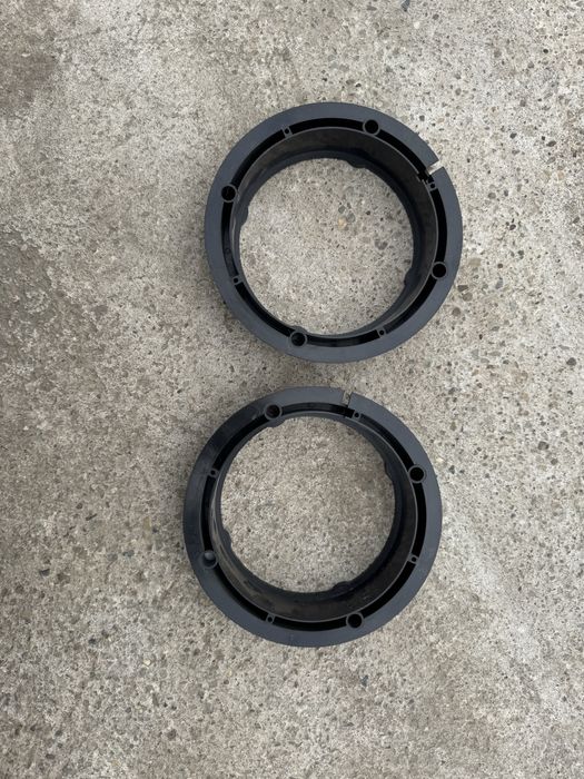 B5 distanțiere difuzoare față