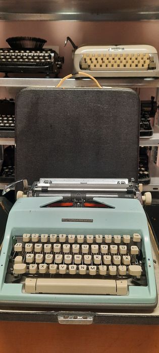 Mașină de scris Olympia Colortip S impecabilă