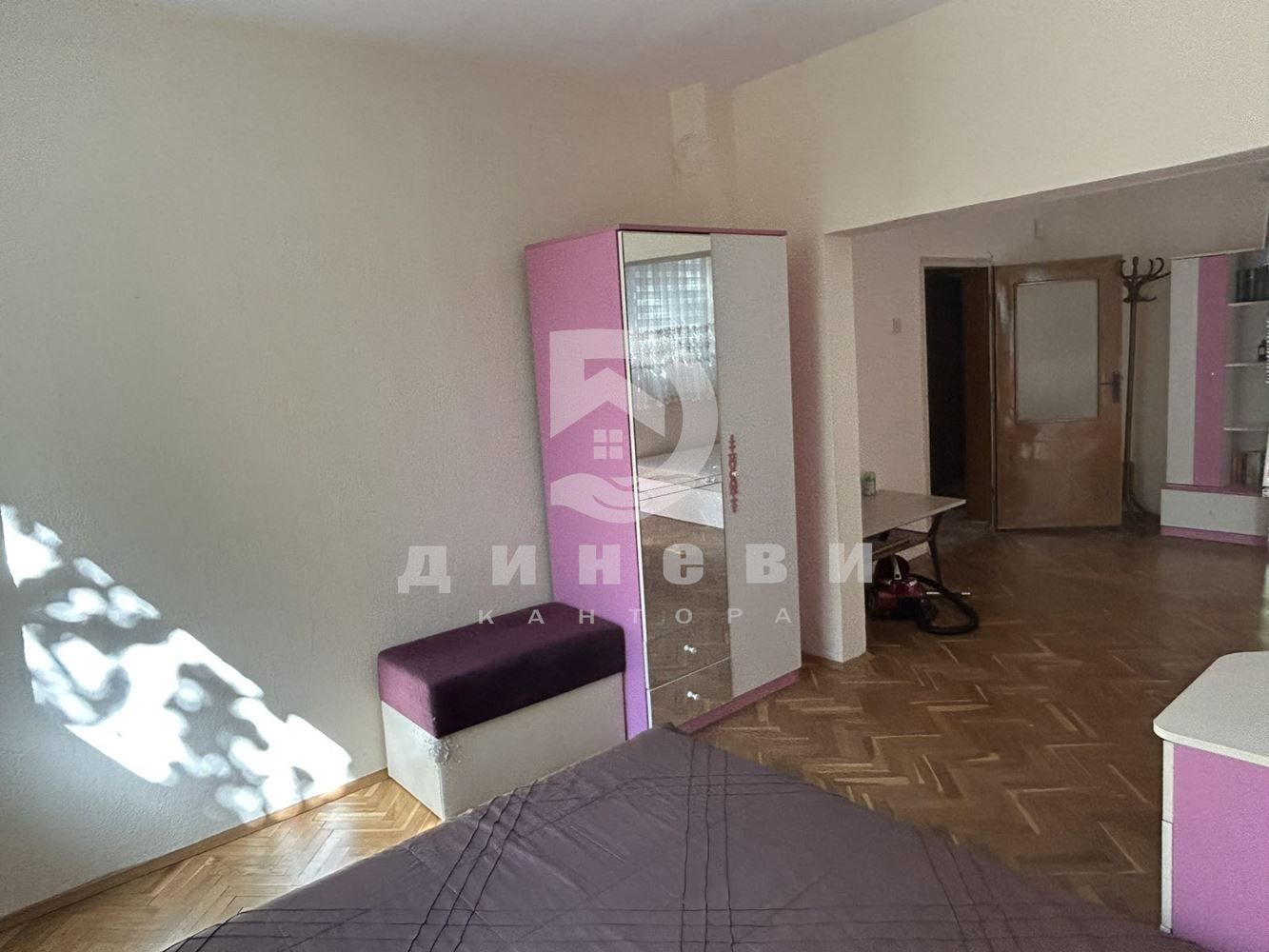 Четиристаен апартамент в центъра