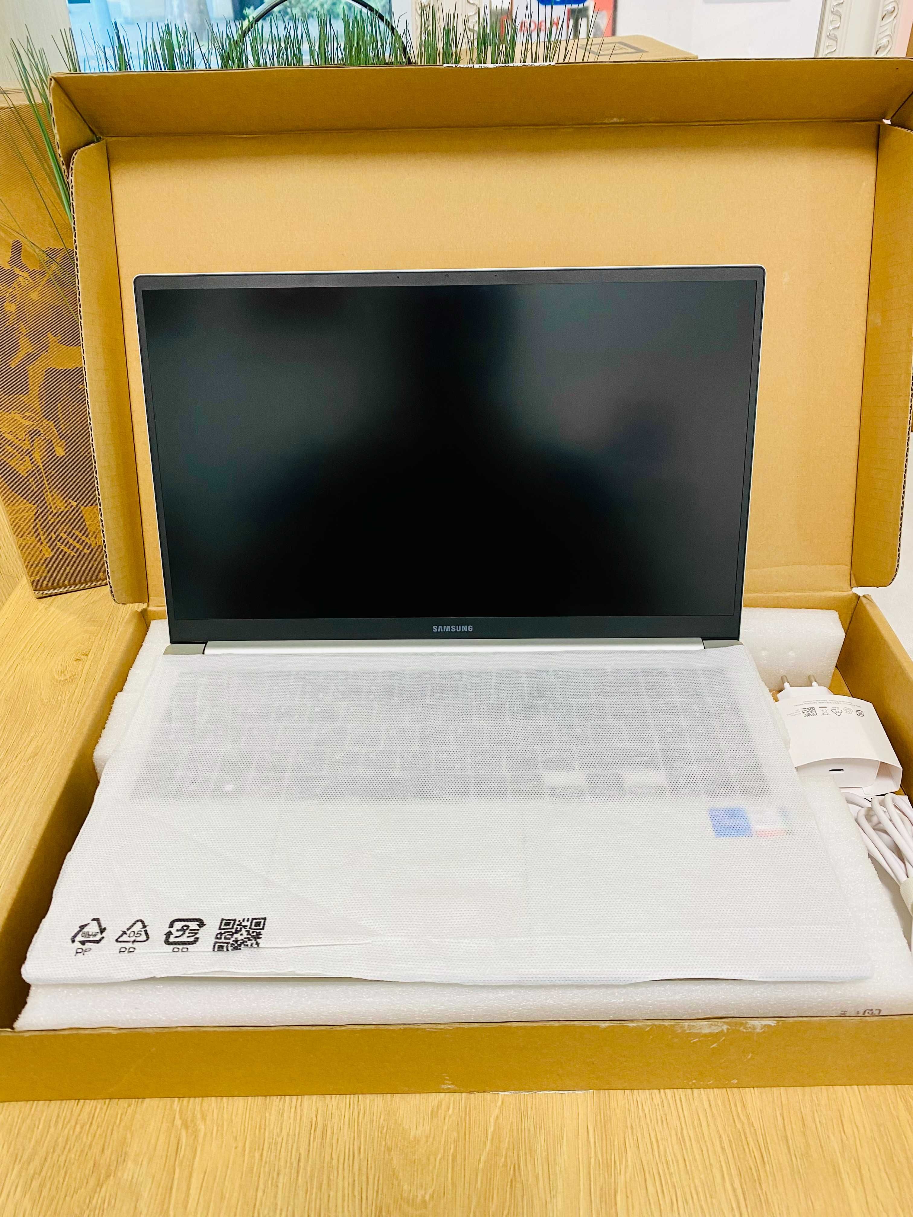 НОВ !!! Samsung Galaxy Book LTE, Intel® Core™ i5, 15.6" RAM 8GB, 256GB