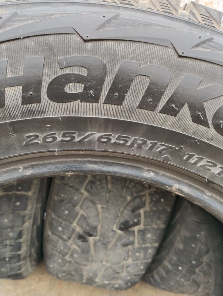 Продам резину hankook 256/65 R17