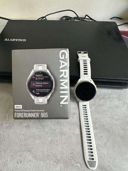 Garmin Forerunner 965 white