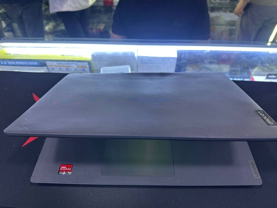 Notebook sotiladi Acer E1-531G