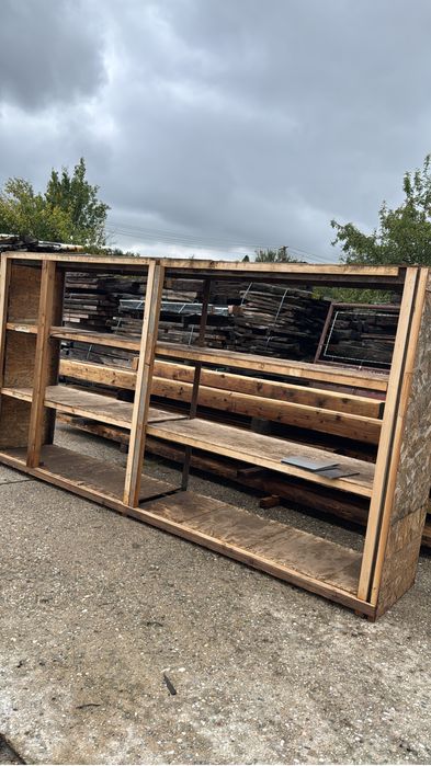 Dulap cu structura din metal