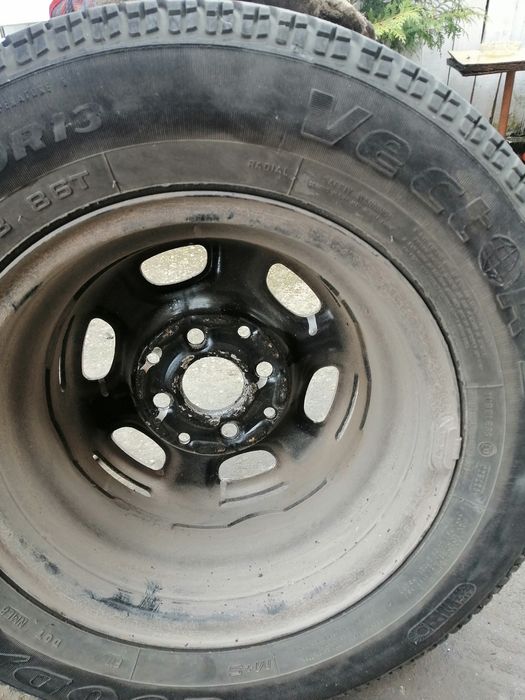 Продавам гуми с джанти различни модели