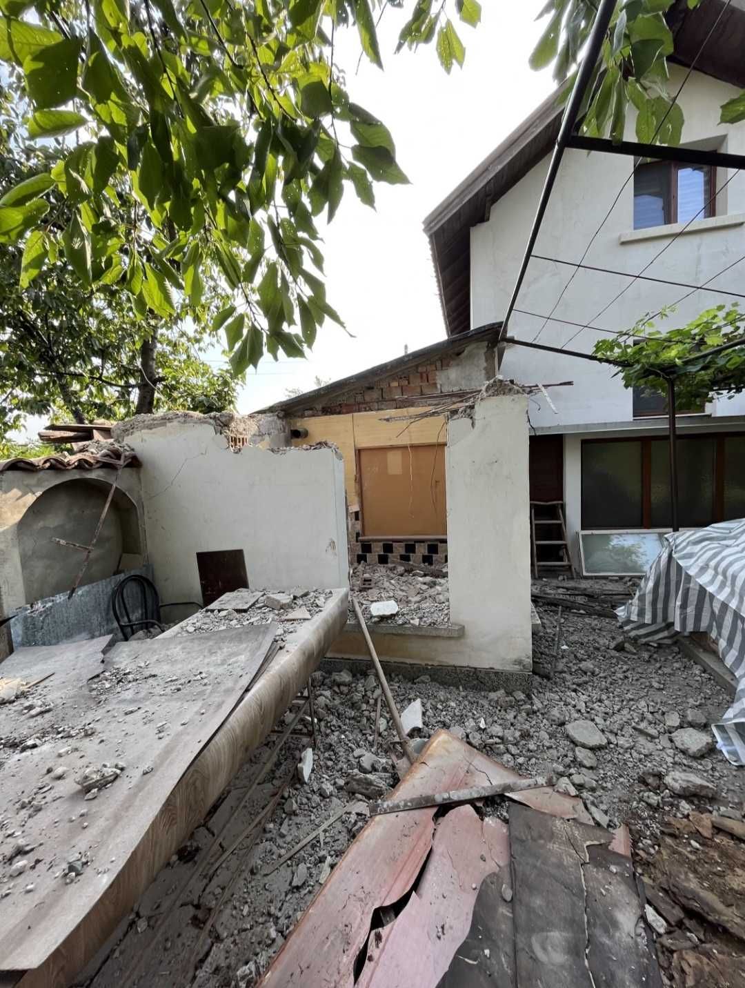 Ремонт на всички видове покриви хидроизолация, керемиди, битумни