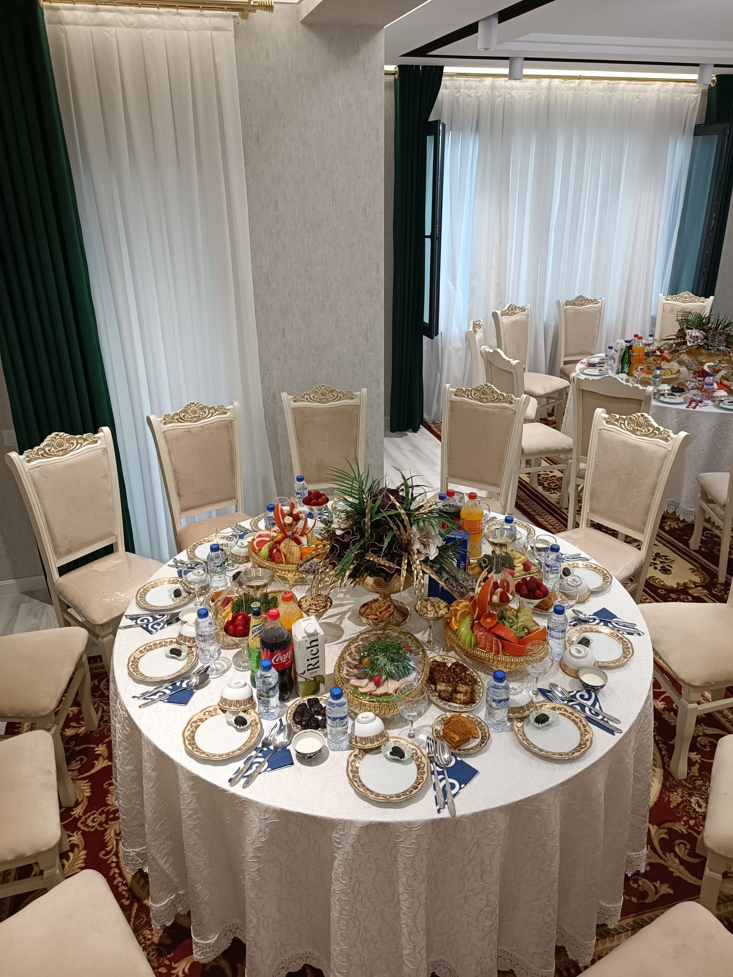 Prokat stol stul samovar prakat  zontik navesl Аренда стол стул shirma