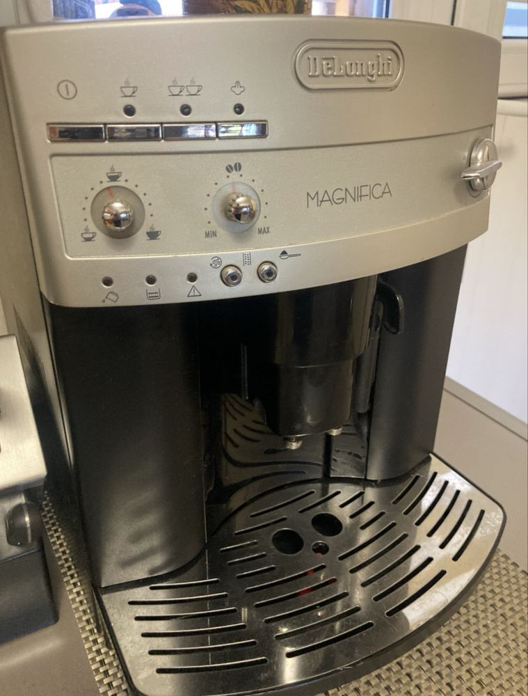 Кафемашина DeLonghi Magnifica