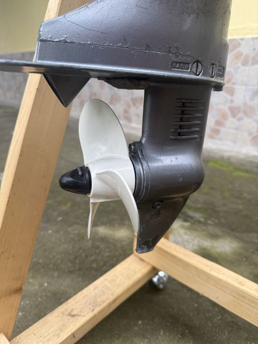 Moror pentru barca de 4cp model MARINER