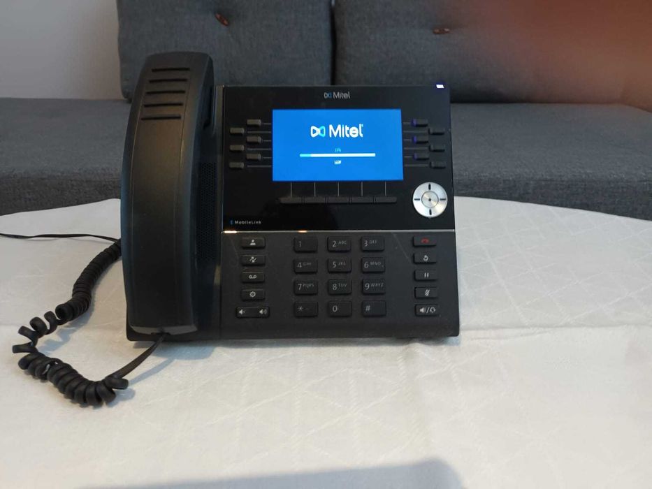 Telefon fix Mitel MiVoice 6920 IP.