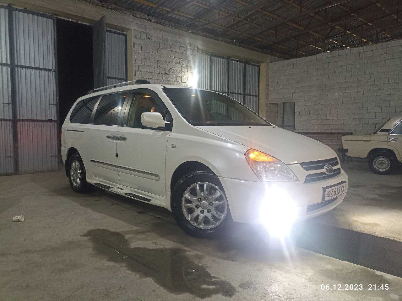 Kia Carnival 3.8