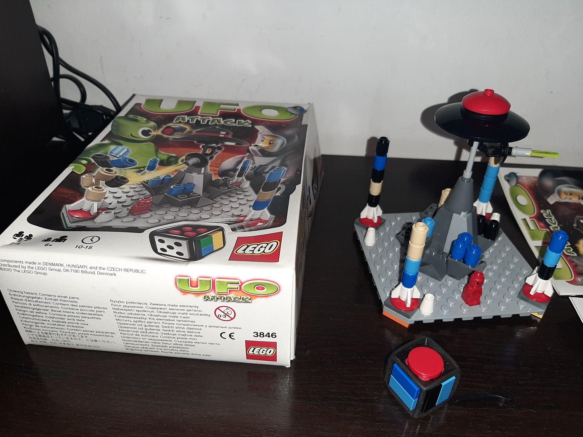 Lego colectie Ufo Attack 3846 din 2010