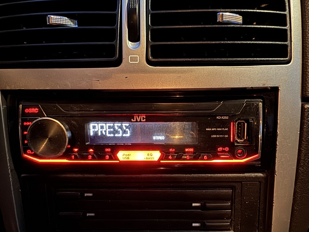 JVC KD-X252 MP3 плейър