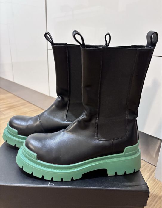 Cizme cu talpa verde marimea 38