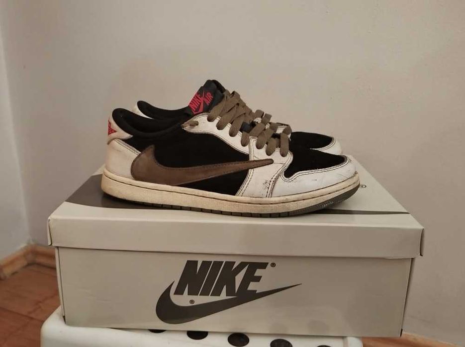 Jordan 1 low Travis Scott Olive