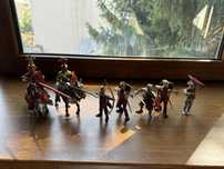 Set figurine Cavaleri Roșii