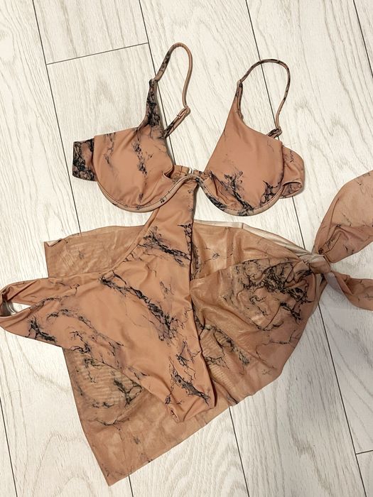 Costum de baie cu imprimeu de marmură