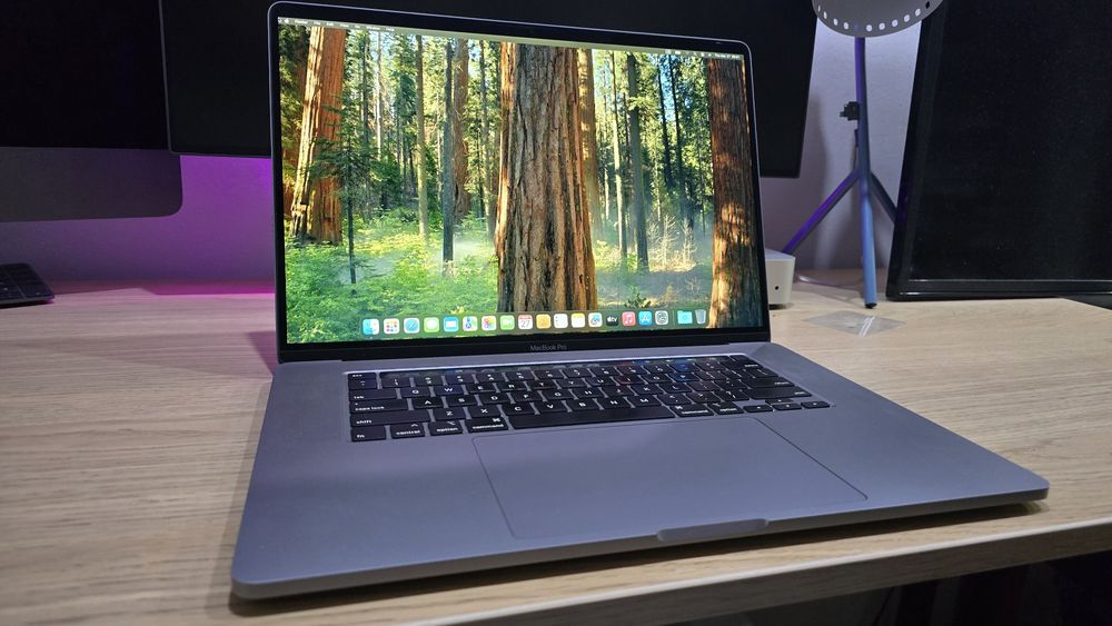 Apple MacBook Pro 16 inch 2019 i9 16 GB 1TB video 4 GB A2141 spacegray