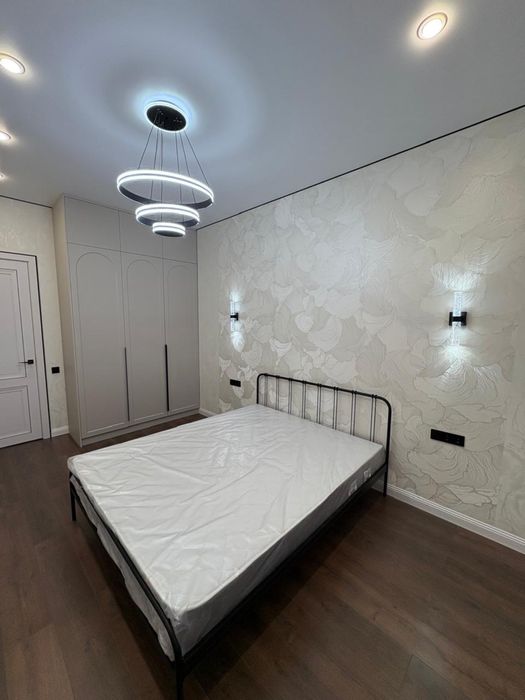 Сдам  новую 2-комнатную студию!