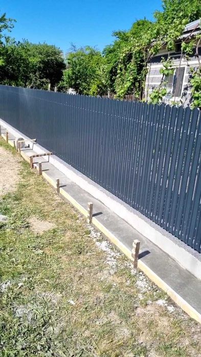 Vand garduri și porți la cererea clientului