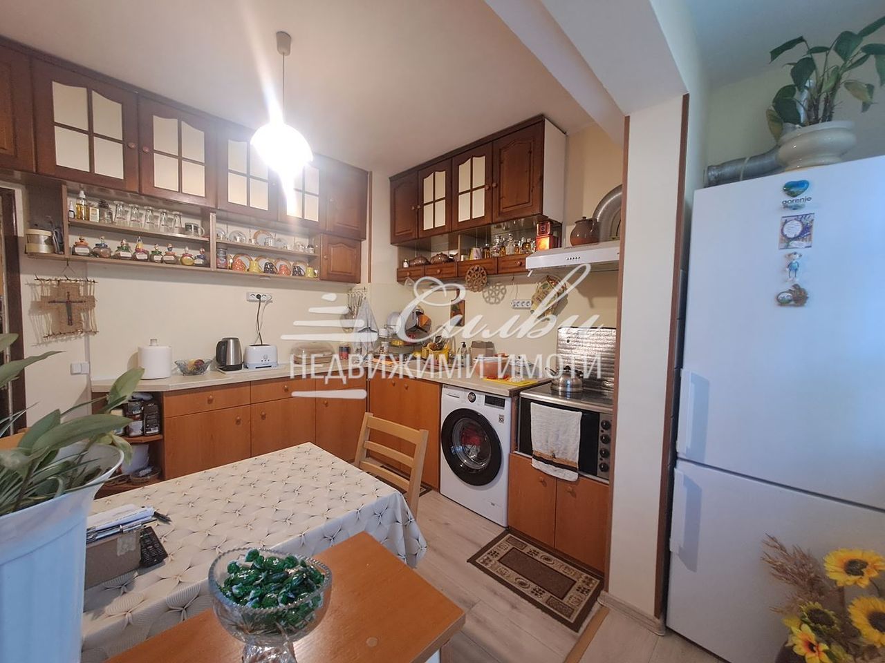 Продава се Тристаен апартамент в Шумен, Добруджански - 76 кв.м за 1974 €/кв.м - Снимка #6