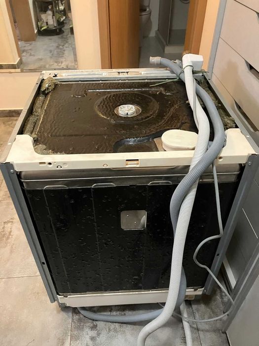 Съдомиялна машина за вграждане ELECTROLUX ESL65070R XXL - с повреда