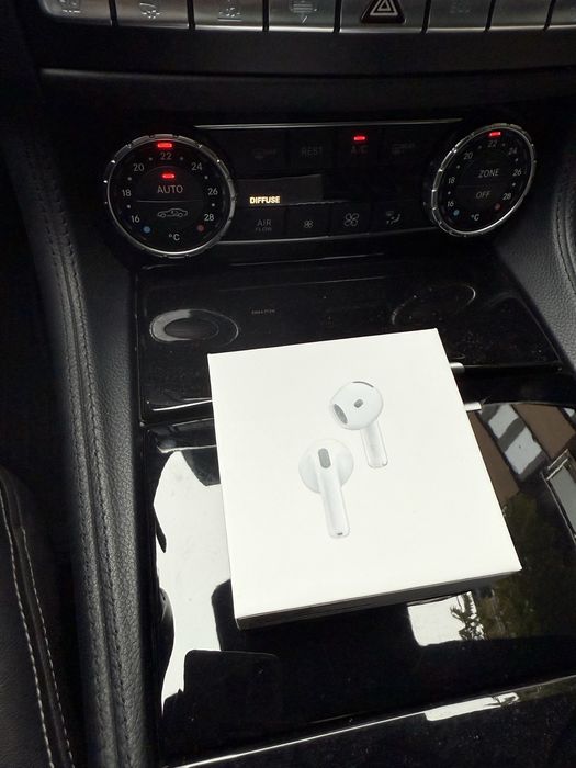 Airpods 4 sigilate