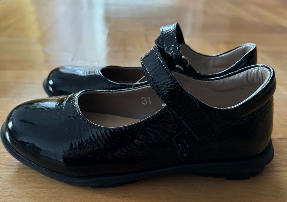 Pantofi fete, culoare neagra, noi
