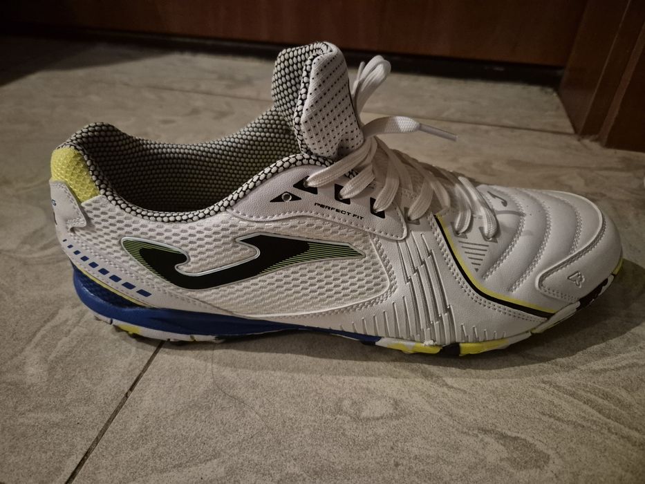 Маратонки за футбол