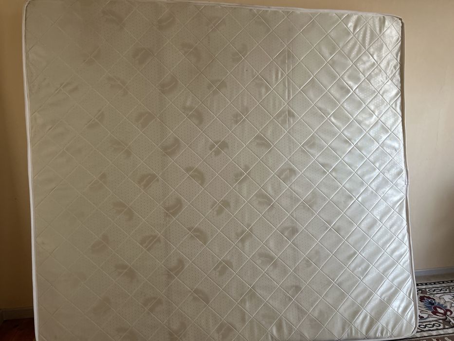 Колданыстагы матрас