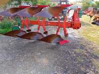 Plug reversibil 3 brazde Kverneland Vd120      Kuhn huard