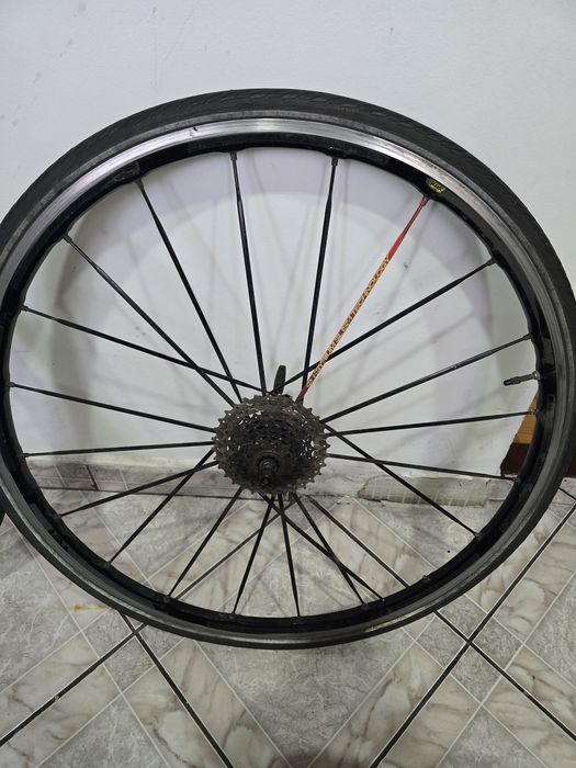 Vând două roti mavic ksyrium sl .