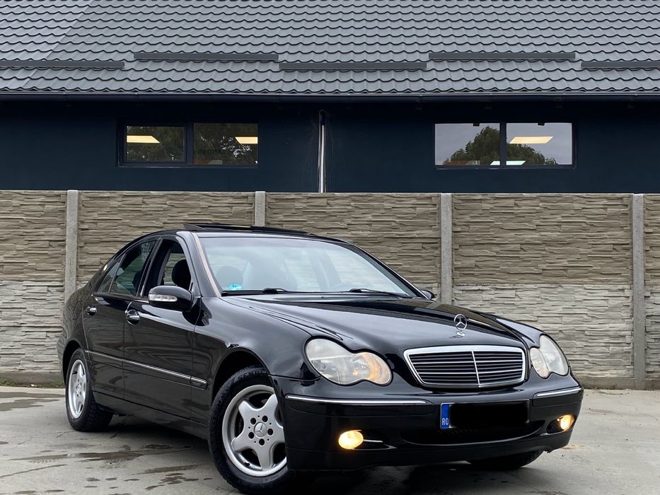 Vând / Schimb Mercedes C-Class 220 CDI (2004)