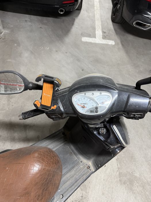 Scuter KYMKO LIKE 2009 25km/h FARA permis