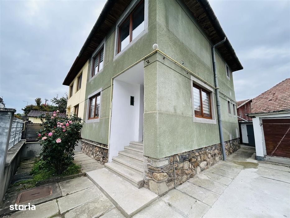 Casa tip duplex de vanzare in Calea Dumbravii – 130 mp utili, curte